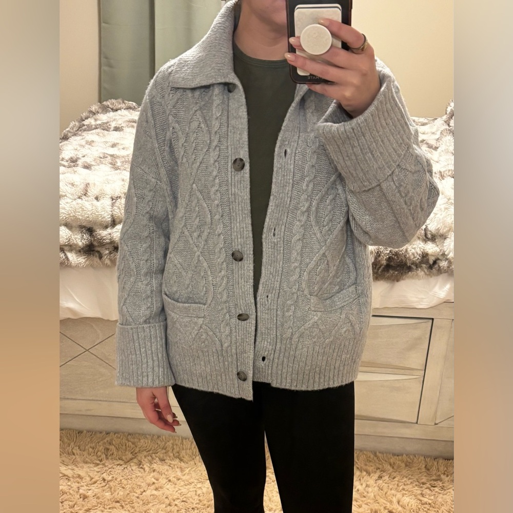 Abercrombie & Fitch Light Gray Cable Knit Cardigan